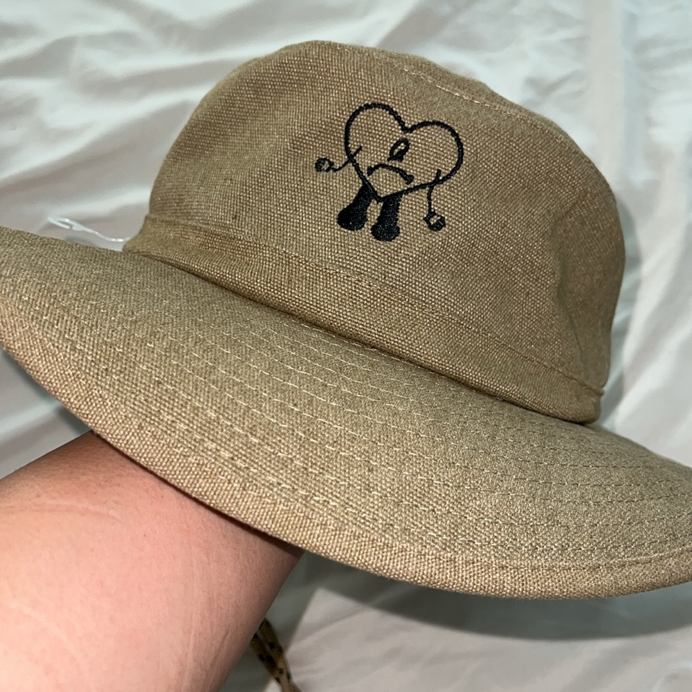 Bad bunny bucket hat UVST tour